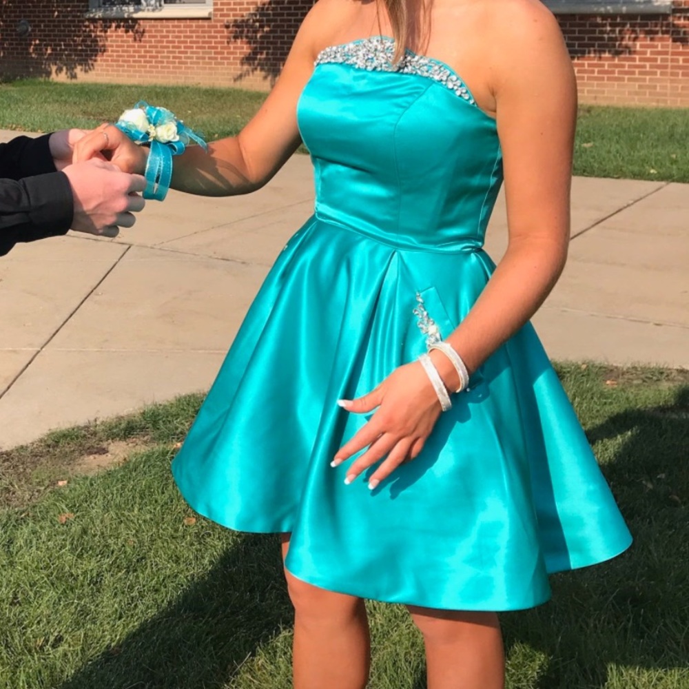 Sherri Hill strapless homecoming dress